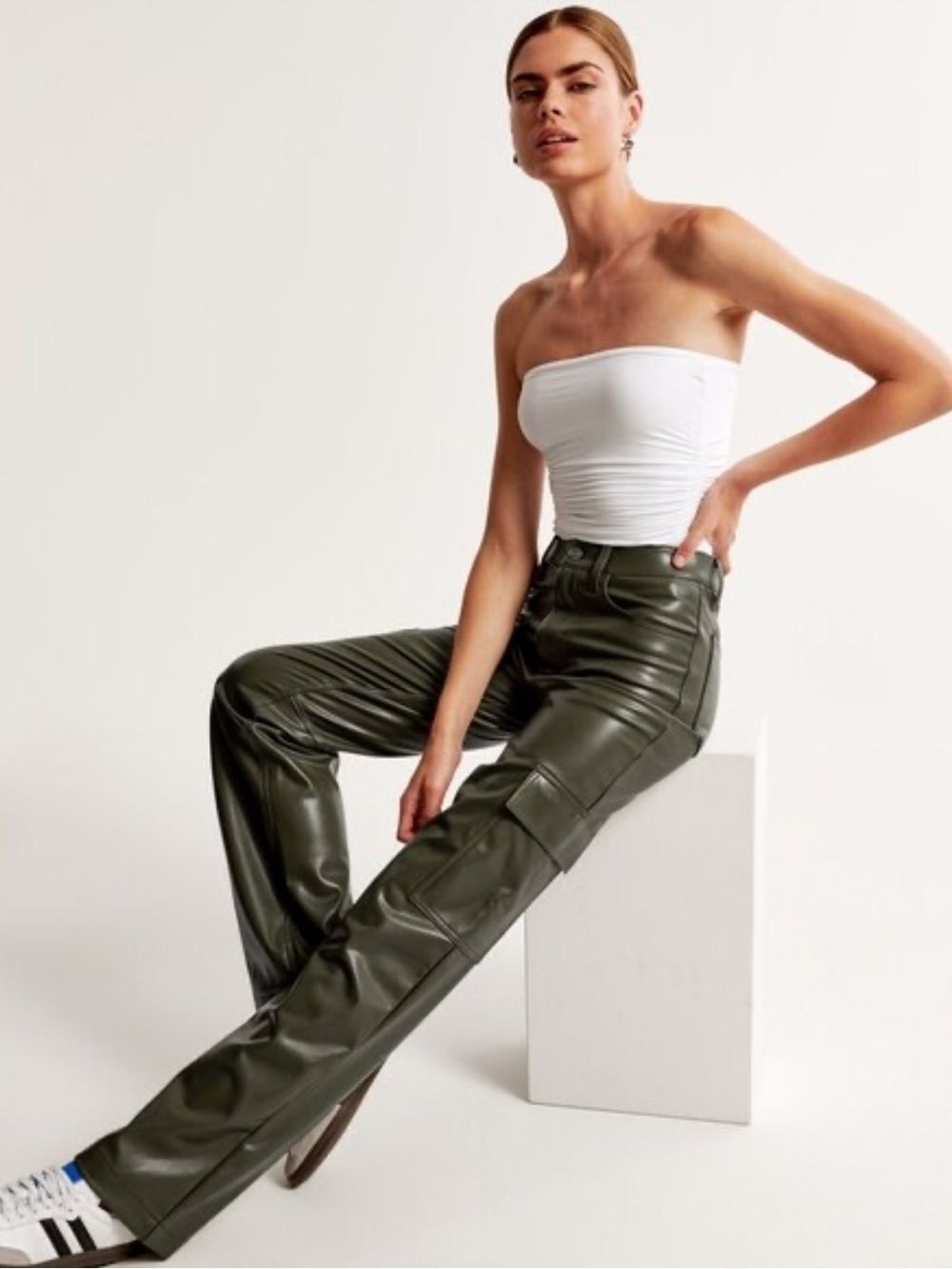 A&F 2/26 Olive